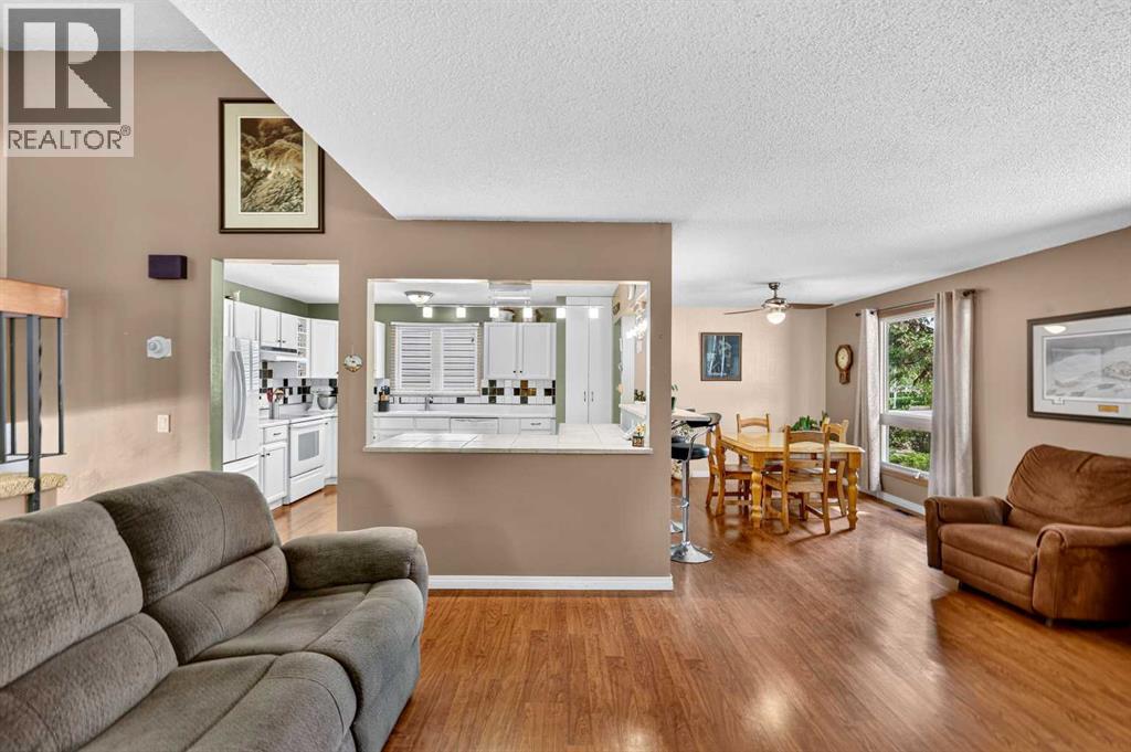 12 Brentwood Drive E, Strathmore, Alberta  T1P 1G1 - Photo 11 - A2343658