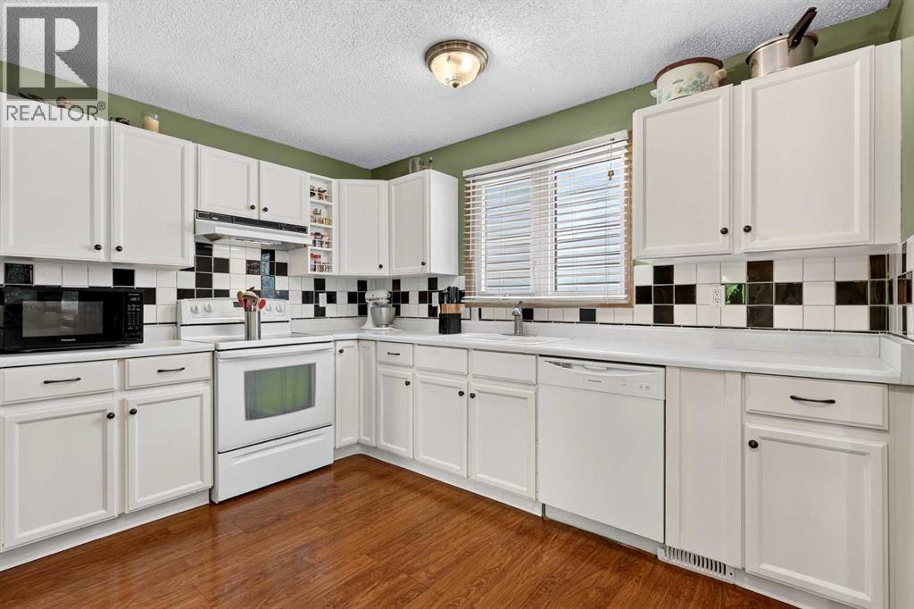 12 Brentwood Drive E, Strathmore, Alberta  T1P 1G1 - Photo 17 - A2343658
