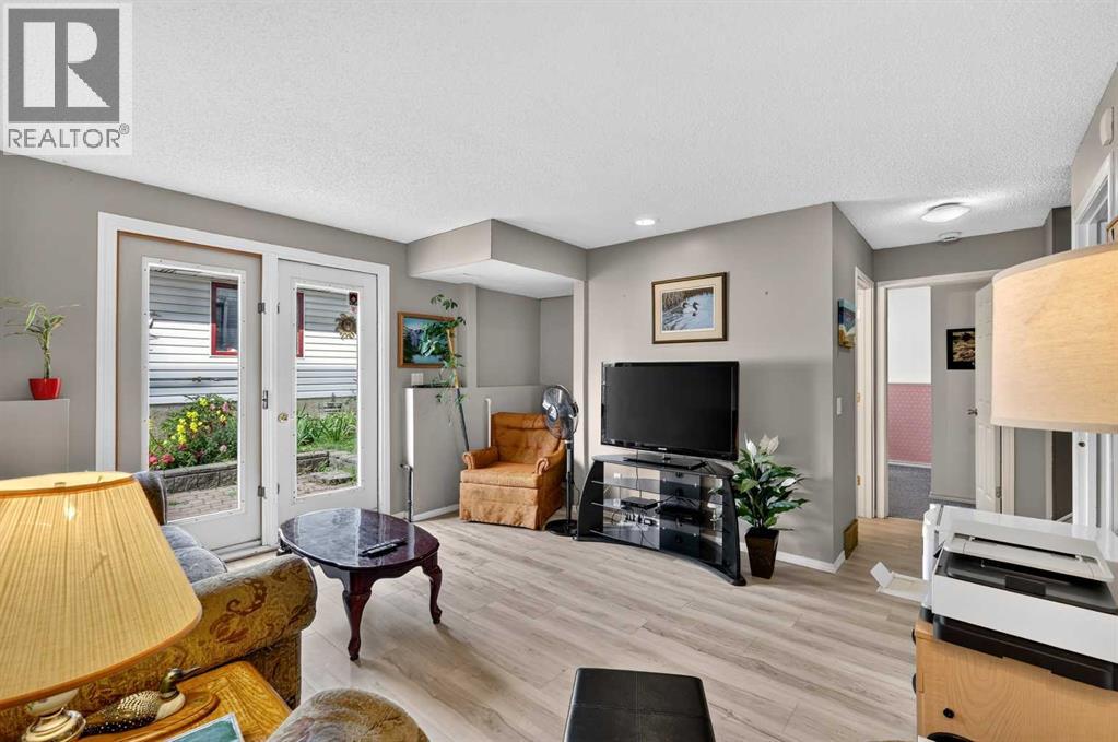 12 Brentwood Drive E, Strathmore, Alberta  T1P 1G1 - Photo 35 - A2343658