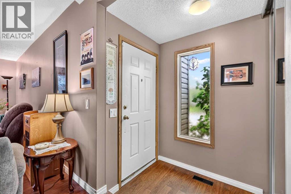 12 Brentwood Drive E, Strathmore, Alberta  T1P 1G1 - Photo 5 - A2343658