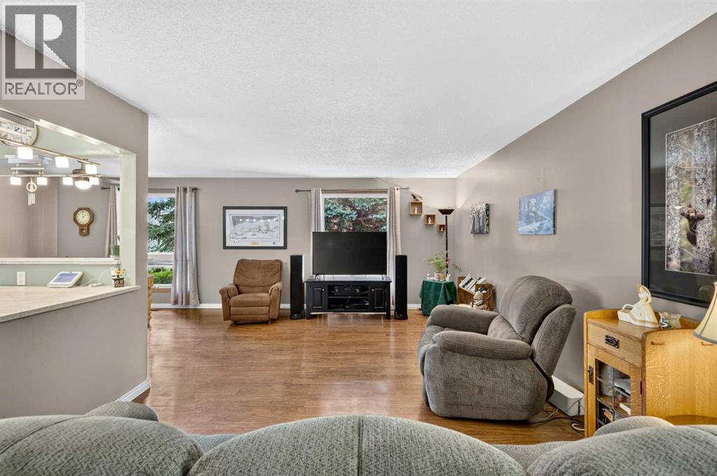12 Brentwood Drive E, Strathmore, Alberta  T1P 1G1 - Photo 8 - A2343658