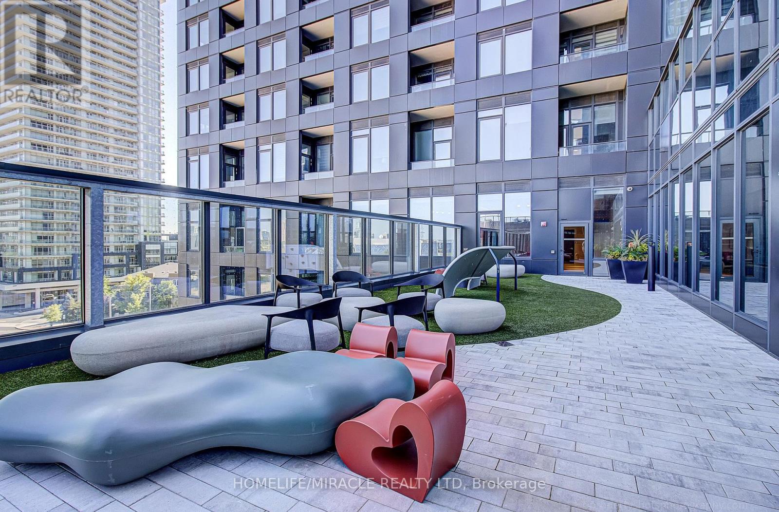 607 - 395 Square One Drive, Mississauga, Ontario  L5B 0P6 - Photo 25 - W13760528