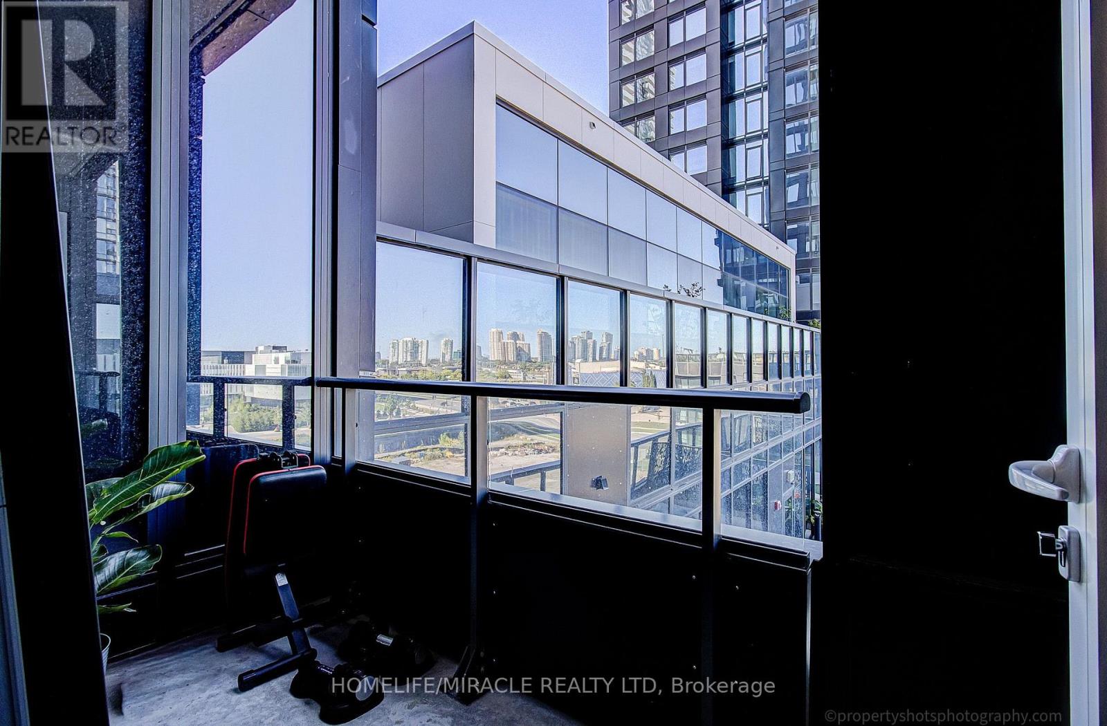 607 - 395 Square One Drive, Mississauga, Ontario  L5B 0P6 - Photo 8 - W13760528