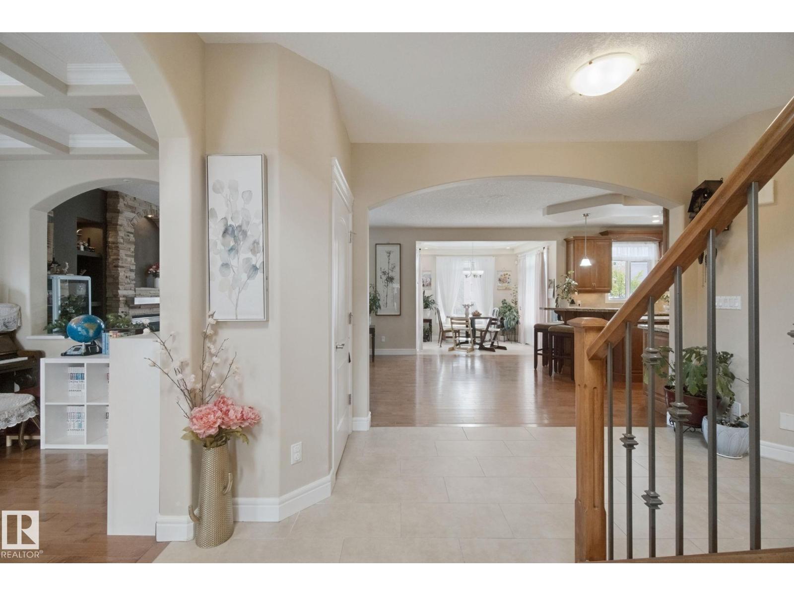 6415 Sandin Cr NW, Edmonton, Alberta  T6R 0E9 - Photo 3 - E4508403