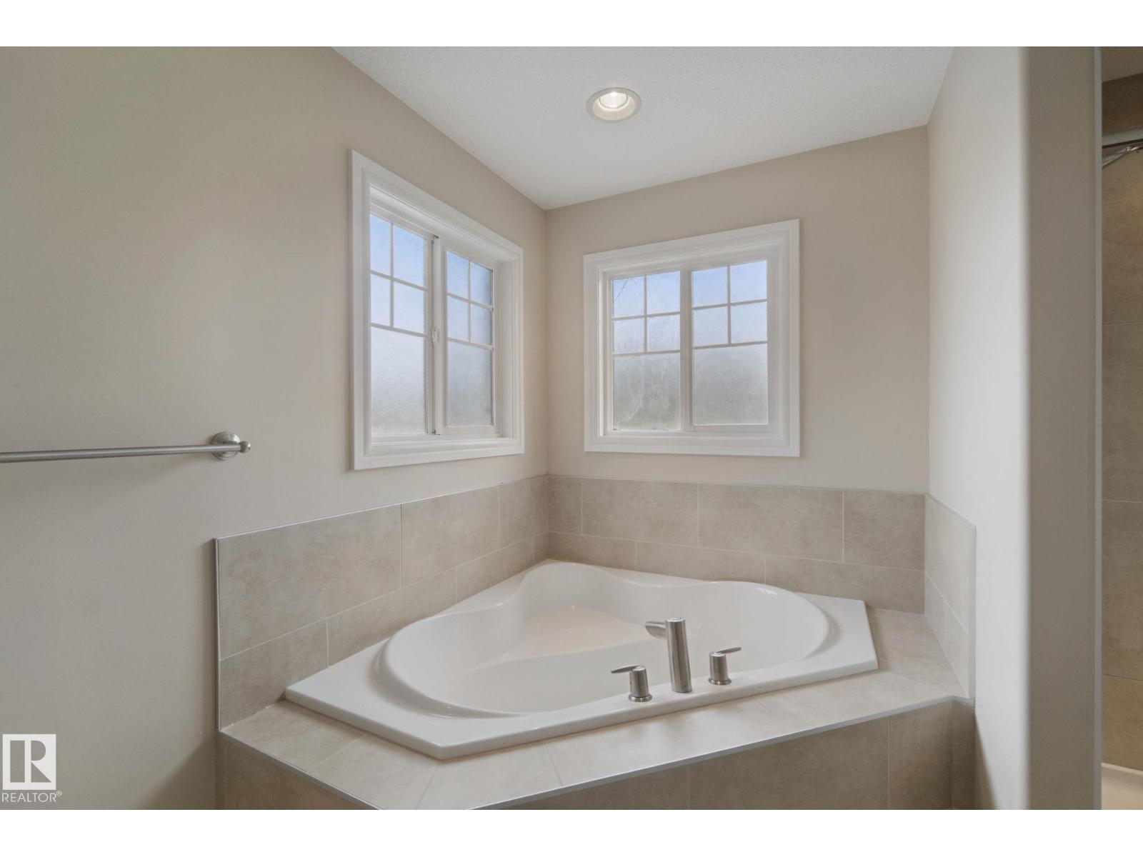 6415 Sandin Cr NW, Edmonton, Alberta  T6R 0E9 - Photo 35 - E4508403