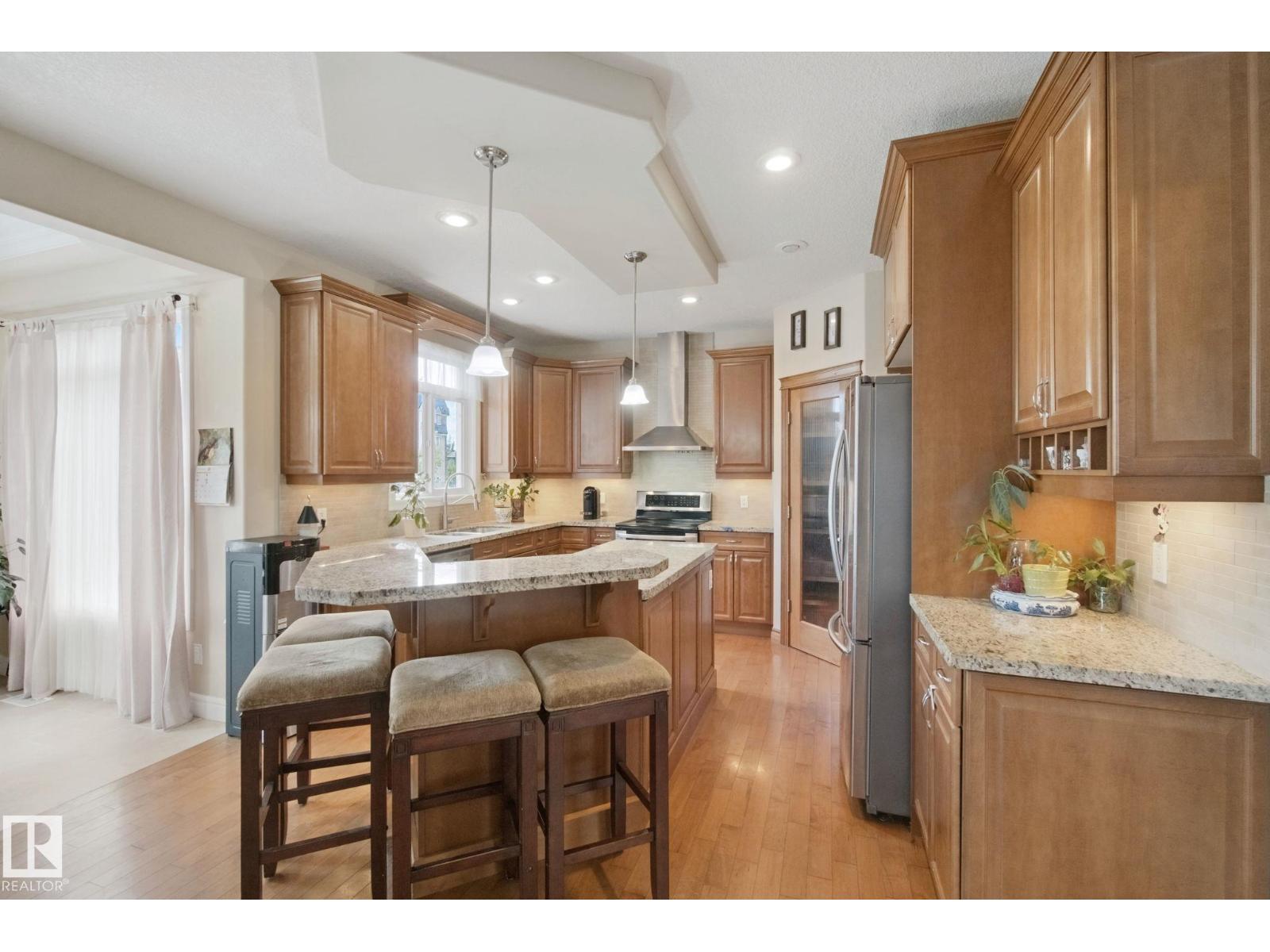 6415 Sandin Cr NW, Edmonton, Alberta  T6R 0E9 - Photo 5 - E4508403