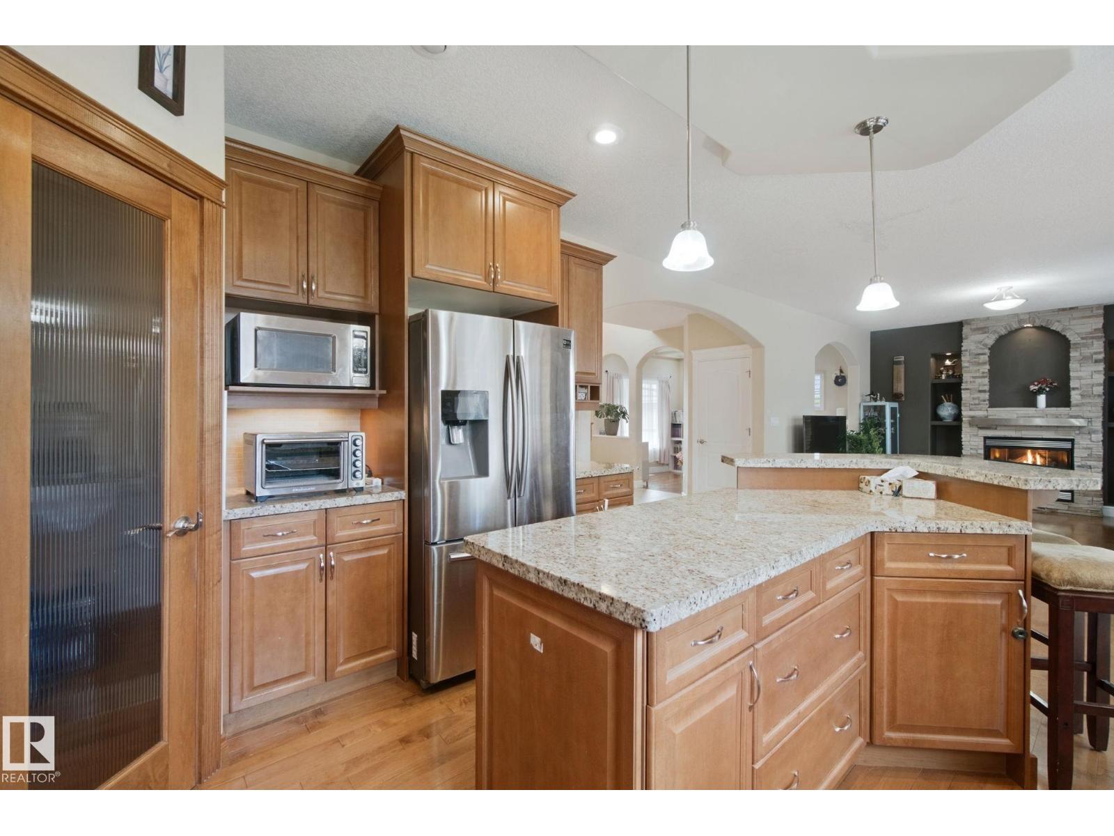6415 Sandin Cr NW, Edmonton, Alberta  T6R 0E9 - Photo 7 - E4508403