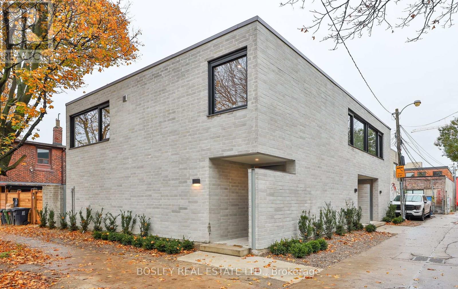 Laneway - 1404 Dufferin Street, Toronto, Ontario  M6H 4C8 - Photo 2 - W13776094