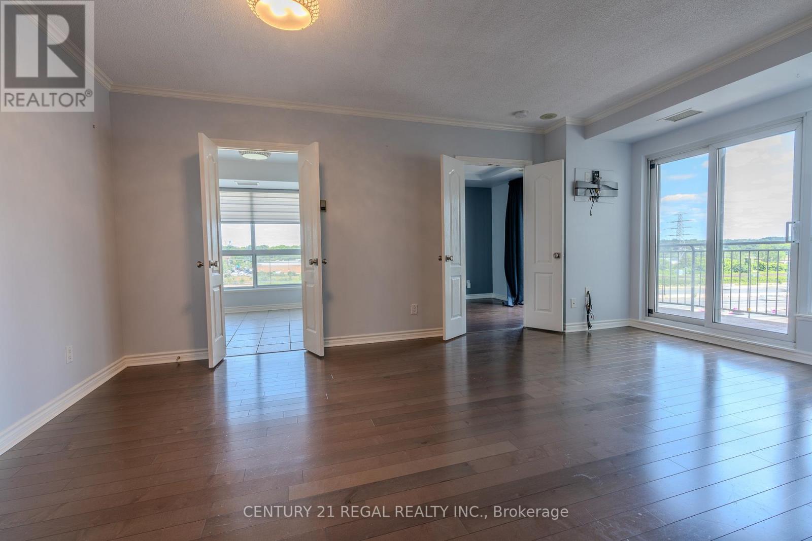 709 - 2111 Lake Shore Blvd Boulevard W, Toronto, Ontario  M8V 4B2 - Photo 3 - W13776112