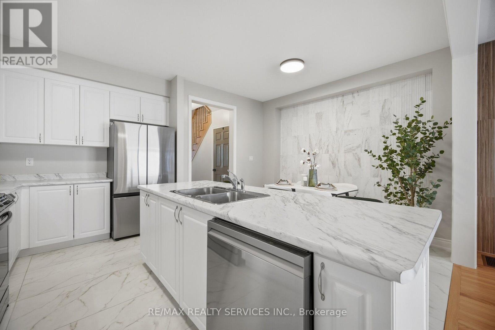 33 Sparrowbrook Street, Caledon, Ontario  L7C 4G8 - Photo 14 - W13776114