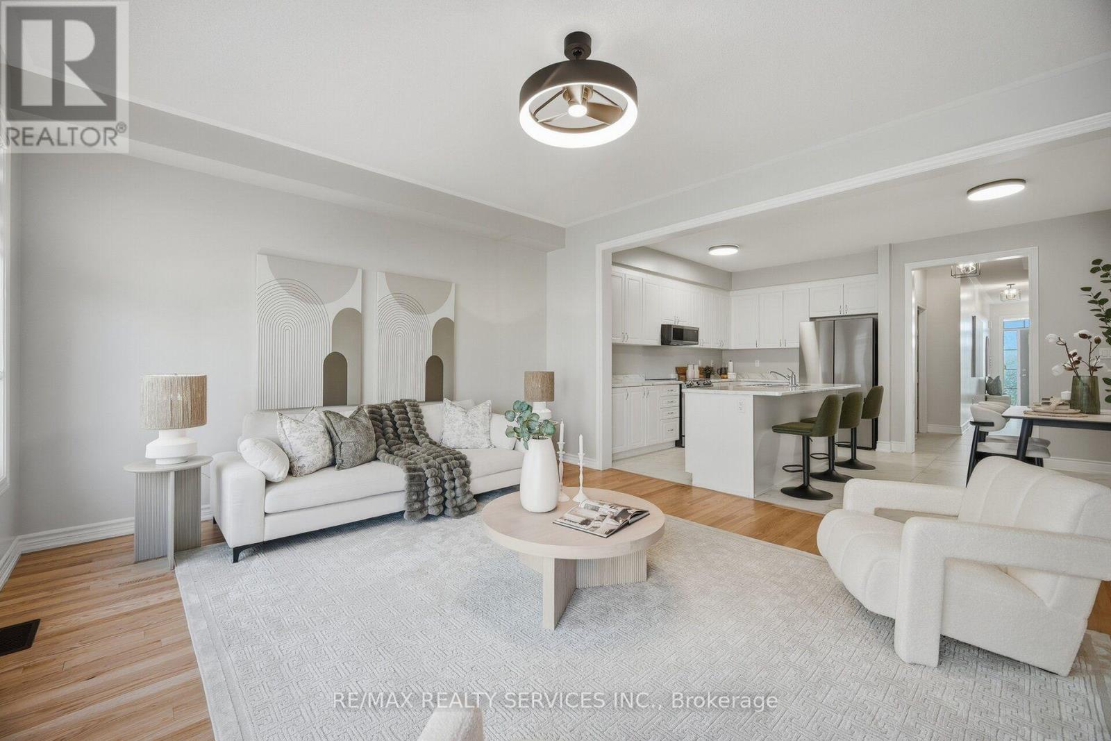 33 Sparrowbrook Street, Caledon, Ontario  L7C 4G8 - Photo 3 - W13776114