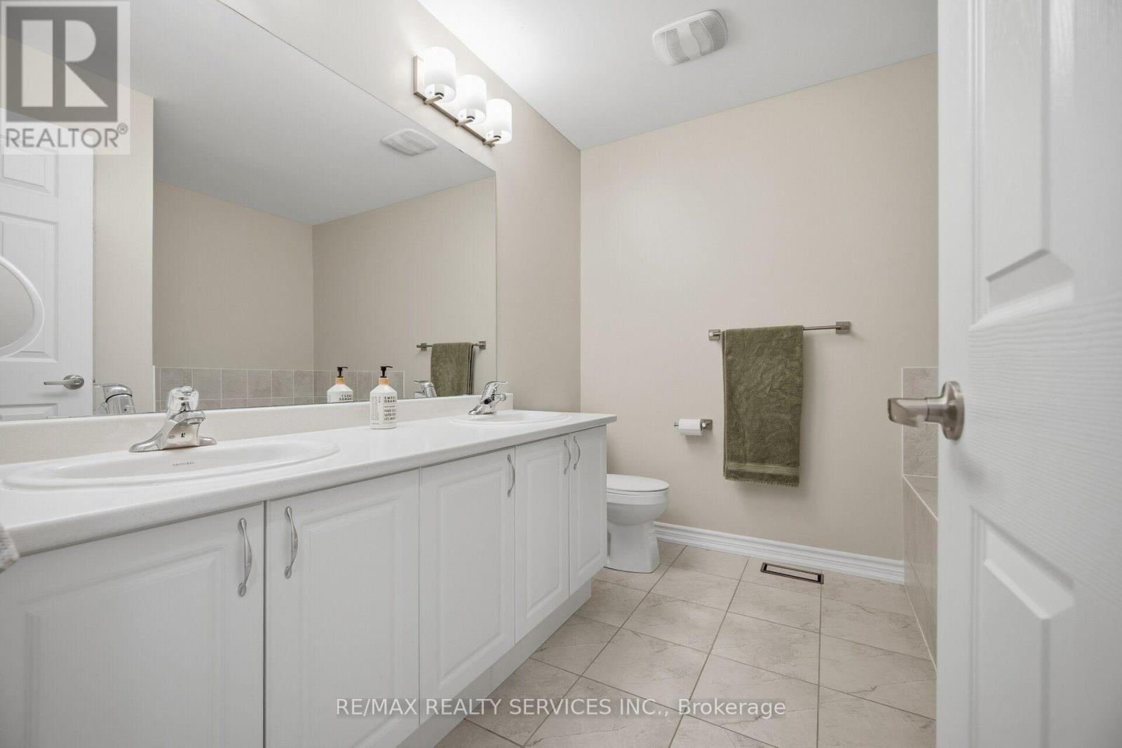 33 Sparrowbrook Street, Caledon, Ontario  L7C 4G8 - Photo 31 - W13776114