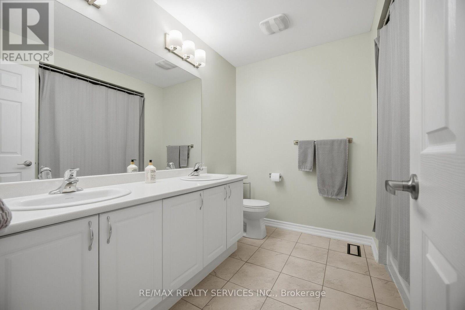 33 Sparrowbrook Street, Caledon, Ontario  L7C 4G8 - Photo 37 - W13776114