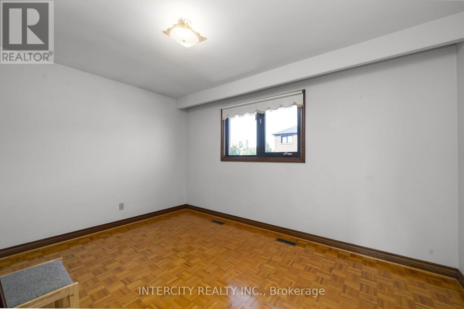 72 Chiswick Avenue, Toronto, Ontario  M6M 4V3 - Photo 25 - W13776136