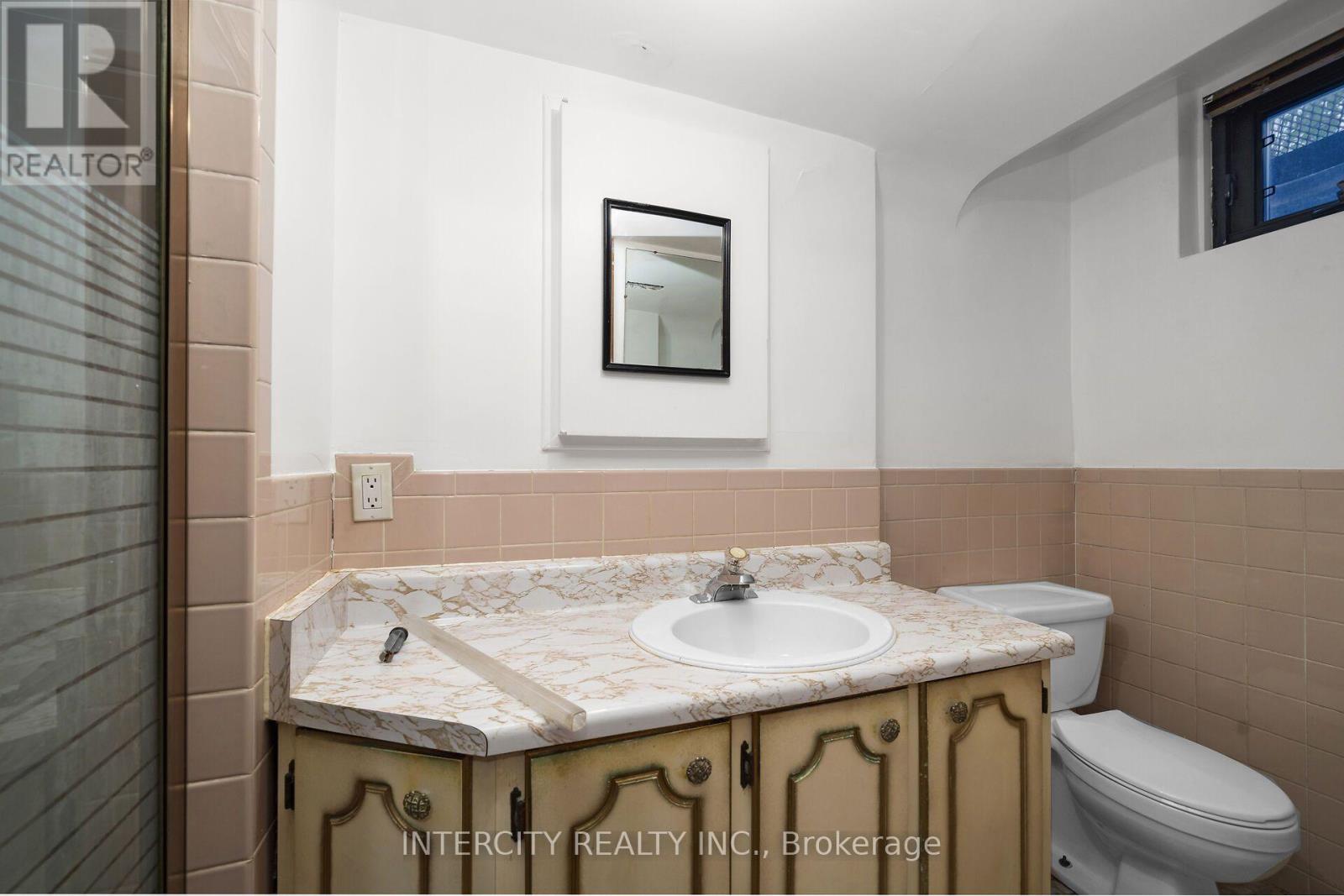 72 Chiswick Avenue, Toronto, Ontario  M6M 4V3 - Photo 35 - W13776136