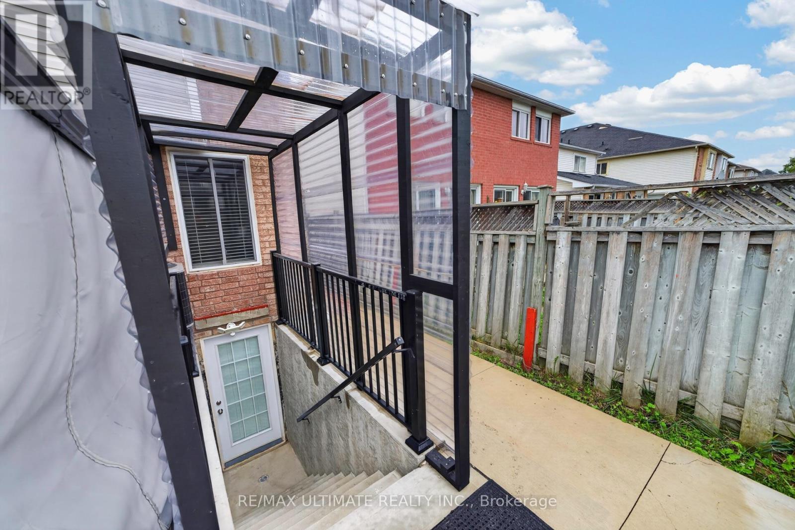 82 Yellow Brick Road, Brampton, Ontario  L6V 4L1 - Photo 5 - W13776174