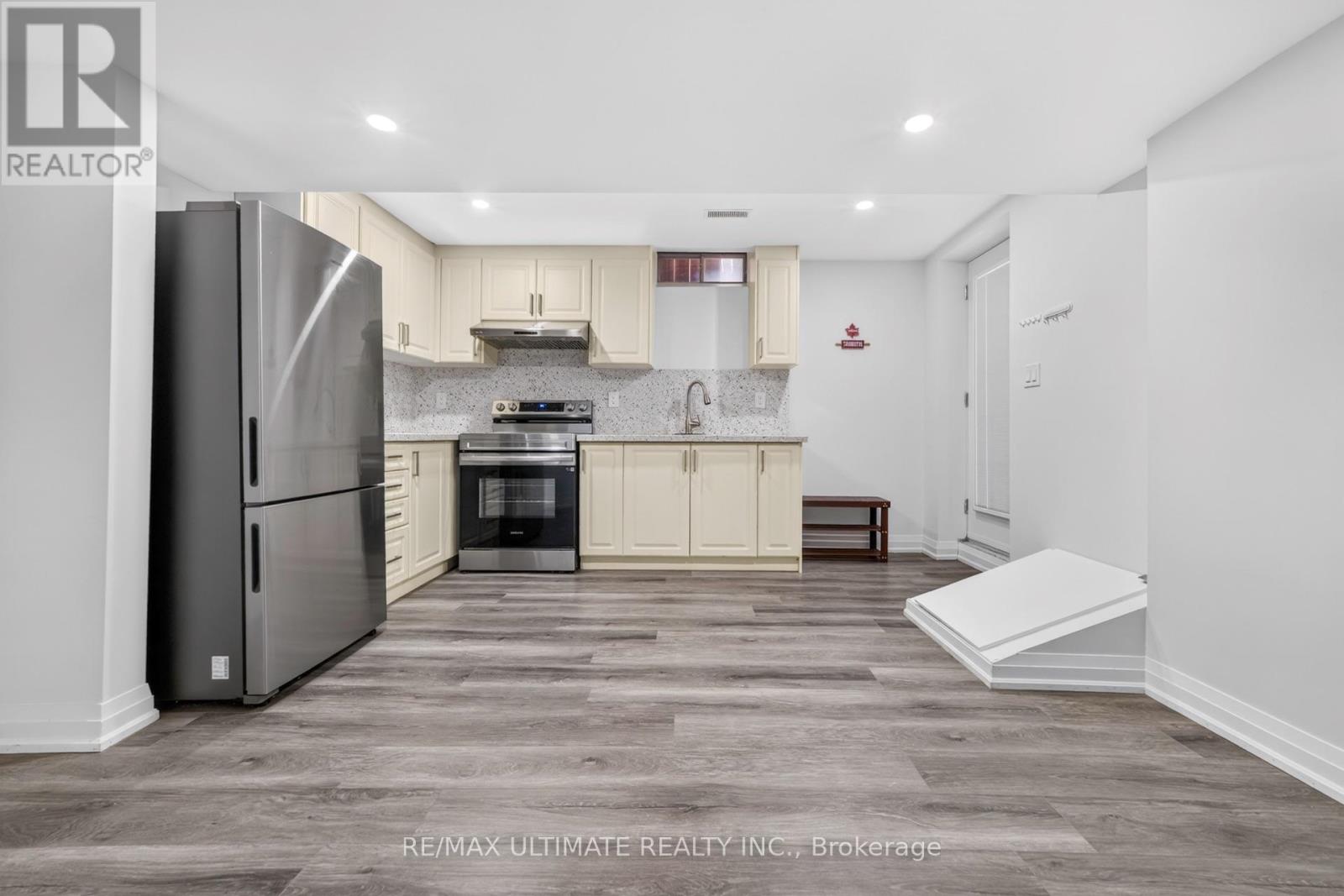 82 Yellow Brick Road, Brampton, Ontario  L6V 4L1 - Photo 6 - W13776174