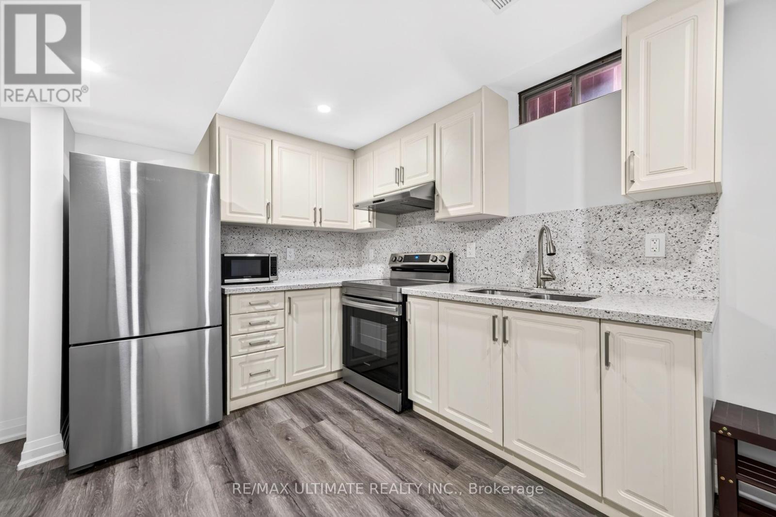 82 Yellow Brick Road, Brampton, Ontario  L6V 4L1 - Photo 8 - W13776174