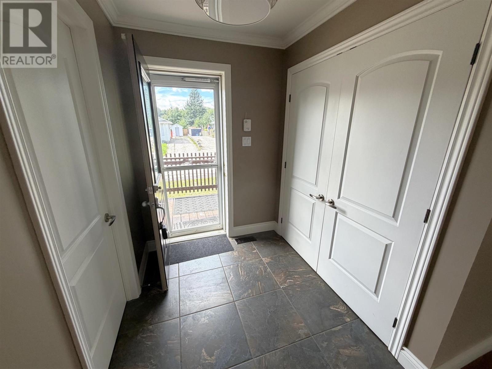 39 Blackwell Rd, Elliot Lake, Ontario  P5A 1G4 - Photo 11 - SM262424