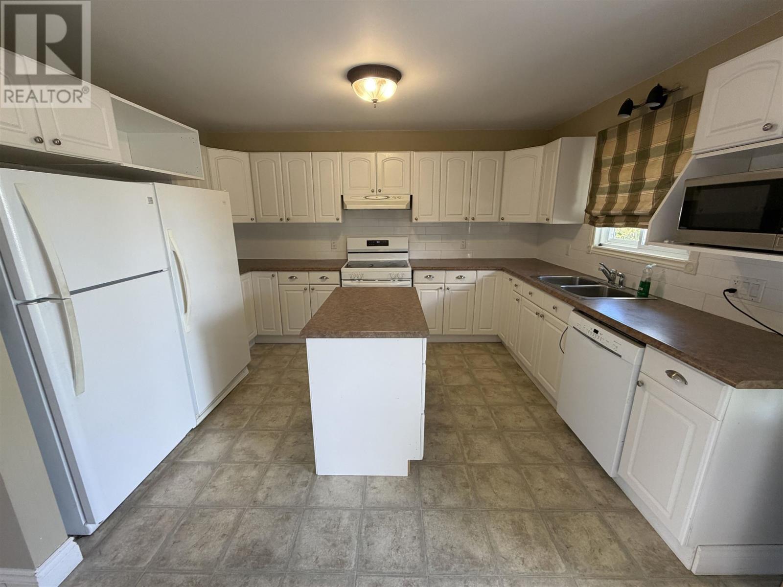 39 Blackwell Rd, Elliot Lake, Ontario  P5A 1G4 - Photo 16 - SM262424