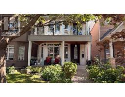 95 BOARDWALK DRIVE, Toronto, Ontario