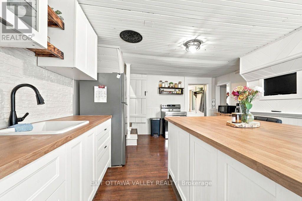 733 Calvin Road, Whitewater Region, Ontario  K0J 1Y0 - Photo 14 - X13776238