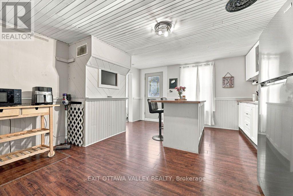 733 Calvin Road, Whitewater Region, Ontario  K0J 1Y0 - Photo 16 - X13776238