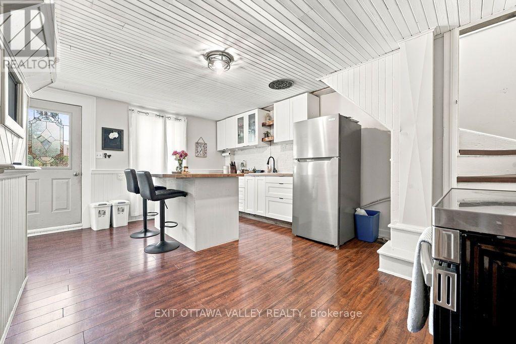 733 Calvin Road, Whitewater Region, Ontario  K0J 1Y0 - Photo 17 - X13776238