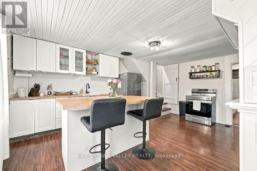 733 Calvin Road, Whitewater Region, Ontario  K0J 1Y0 - Photo 18 - X13776238