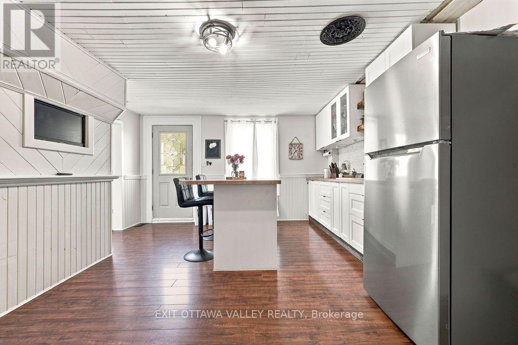 733 Calvin Road, Whitewater Region, Ontario  K0J 1Y0 - Photo 19 - X13776238