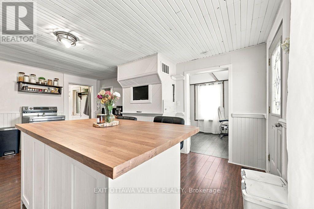 733 Calvin Road, Whitewater Region, Ontario  K0J 1Y0 - Photo 20 - X13776238