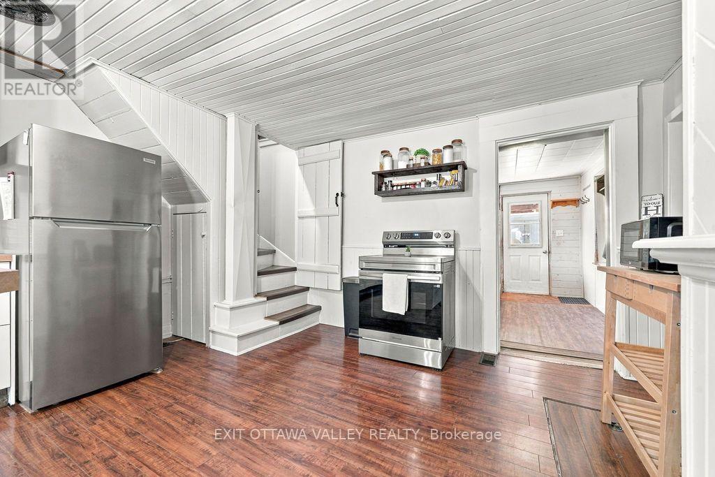 733 Calvin Road, Whitewater Region, Ontario  K0J 1Y0 - Photo 21 - X13776238