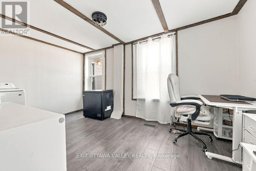 733 Calvin Road, Whitewater Region, Ontario  K0J 1Y0 - Photo 25 - X13776238