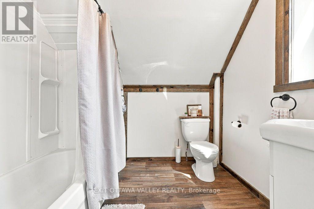 733 Calvin Road, Whitewater Region, Ontario  K0J 1Y0 - Photo 33 - X13776238