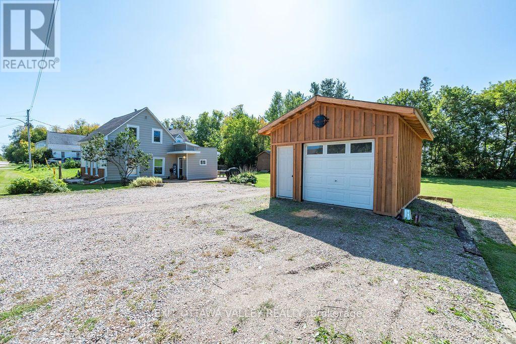 733 Calvin Road, Whitewater Region, Ontario  K0J 1Y0 - Photo 6 - X13776238