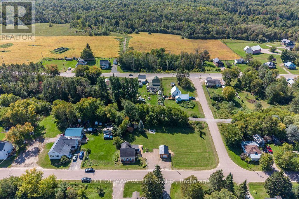 733 Calvin Road, Whitewater Region, Ontario  K0J 1Y0 - Photo 9 - X13776238