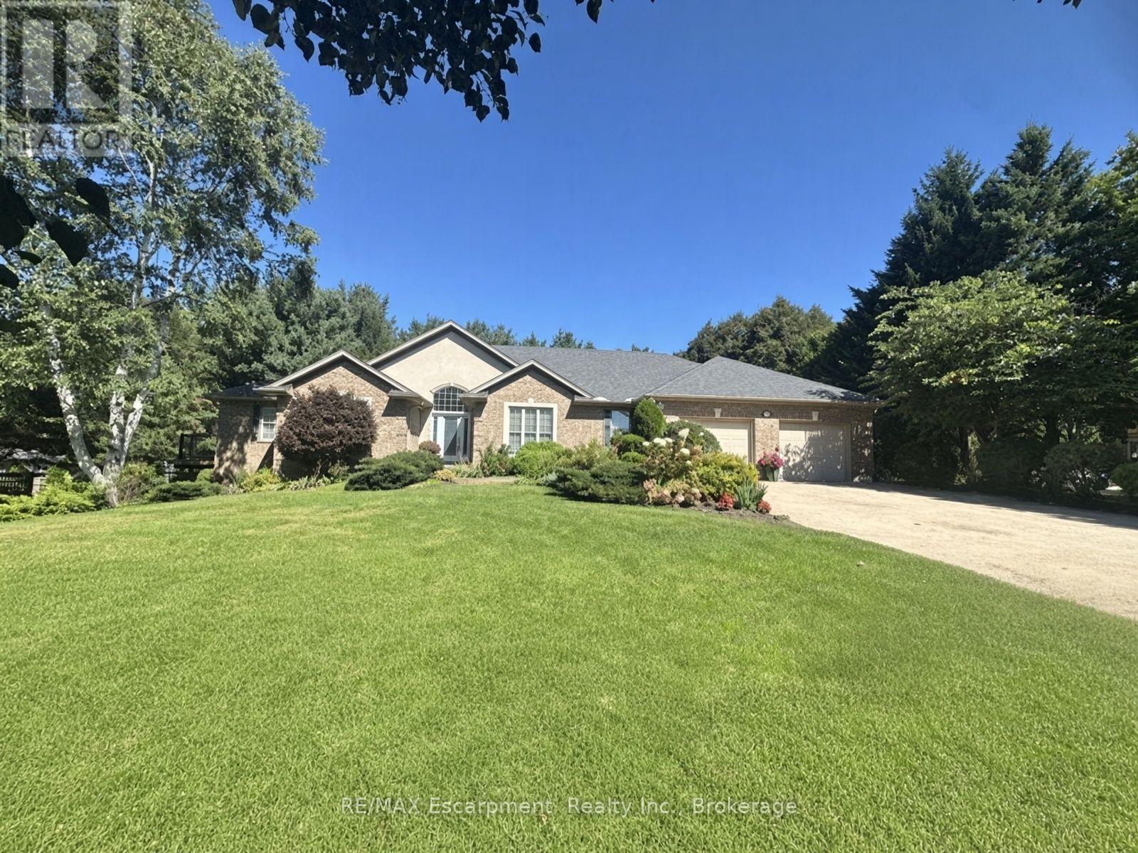 31 Alder Crescent, Pelham, Ontario  L0S 1C0 - Photo 2 - X13774428