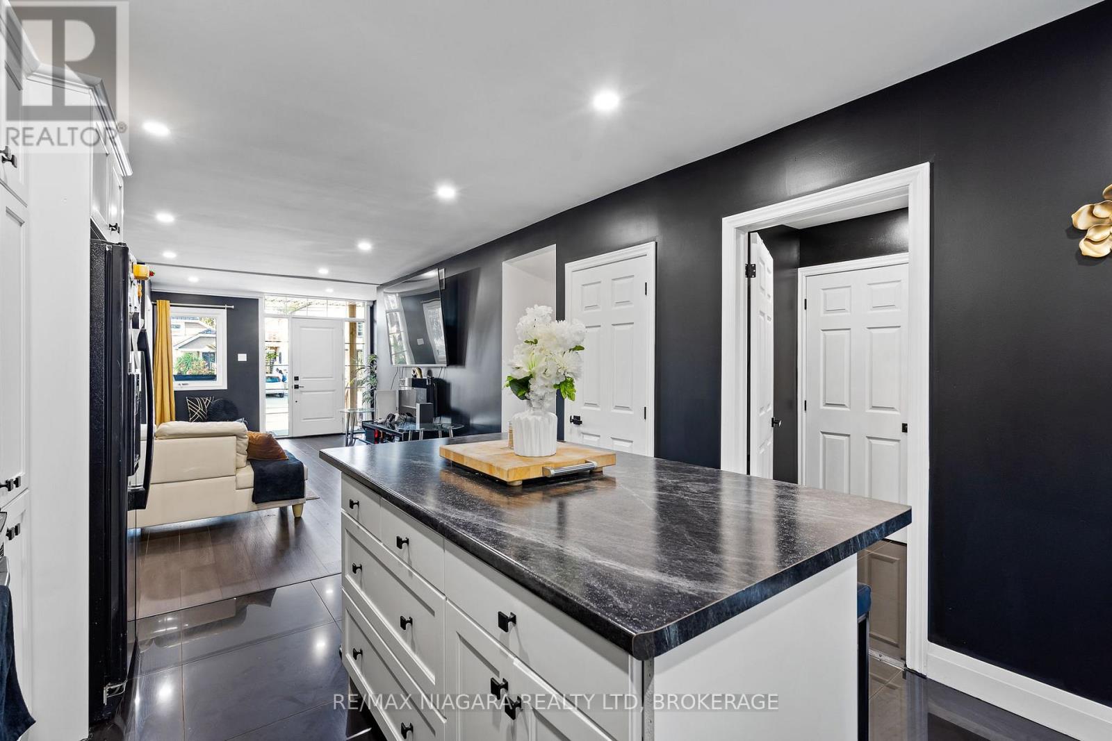 5 Cady Street, Welland, Ontario  L3B 4B5 - Photo 4 - X13776186