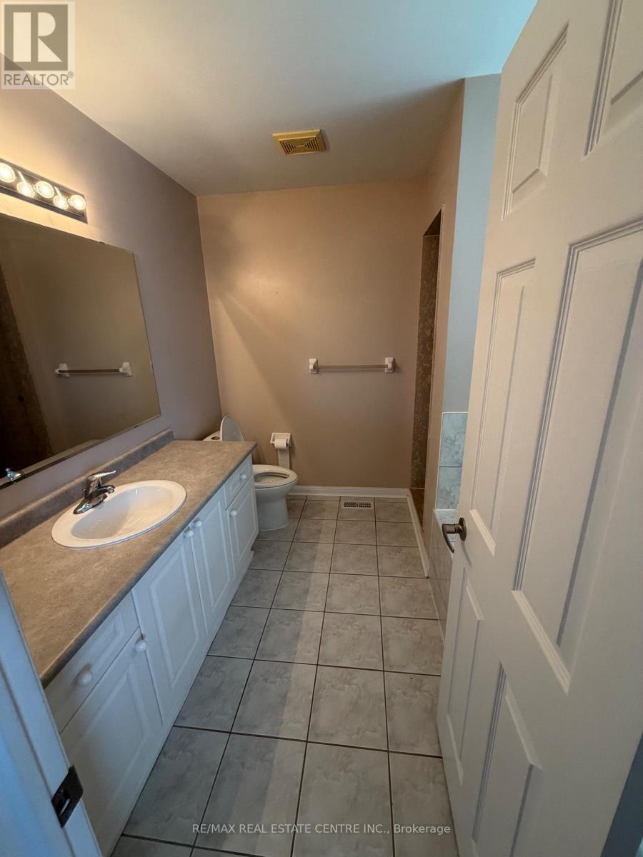 Upper - 17 Millcar Drive, Toronto, Ontario M1B 6J6 - Photo 18 - E13776204