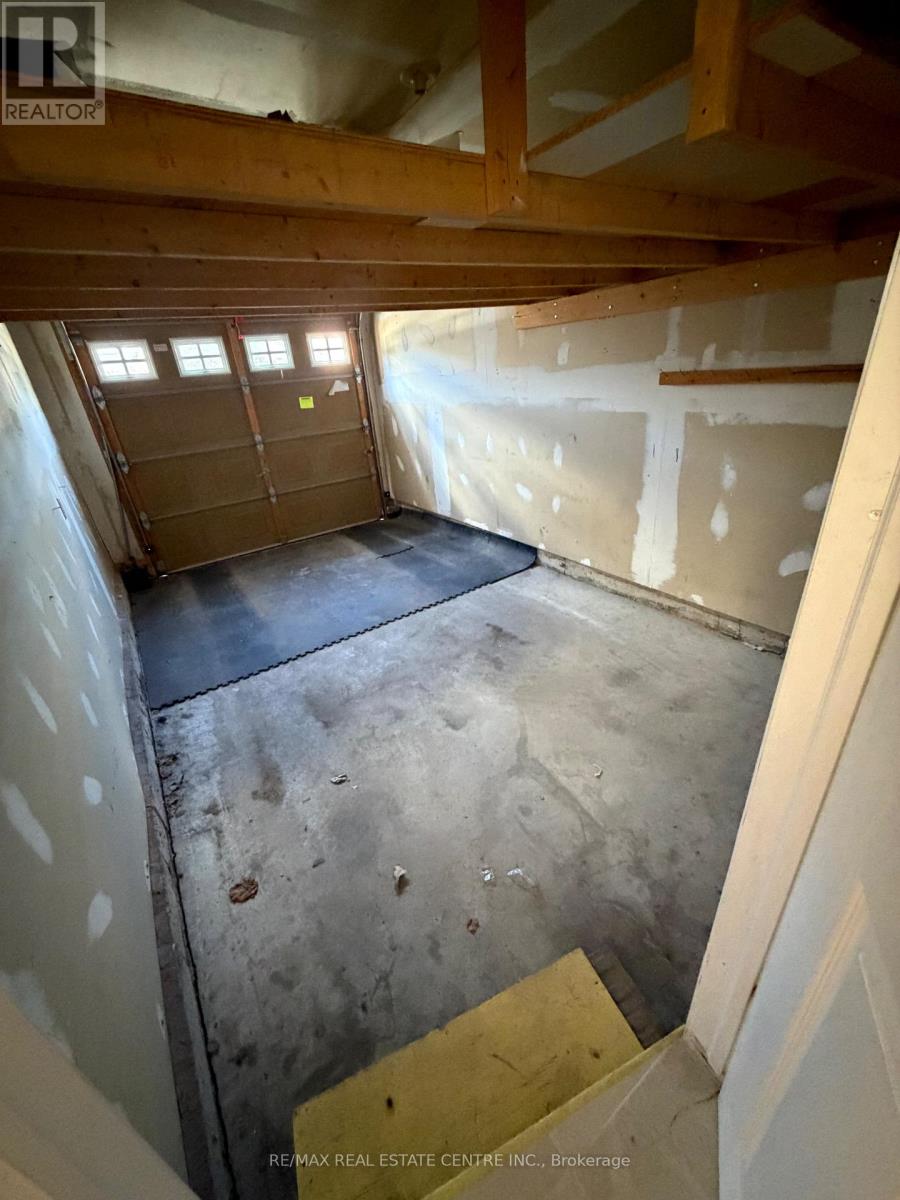 Upper - 17 Millcar Drive, Toronto, Ontario M1B 6J6 - Photo 26 - E13776204