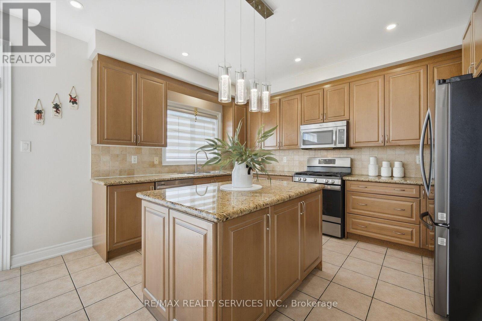 68 Southlake Boulevard, Brampton, Ontario  L6V 4P1 - Photo 11 - W13776182