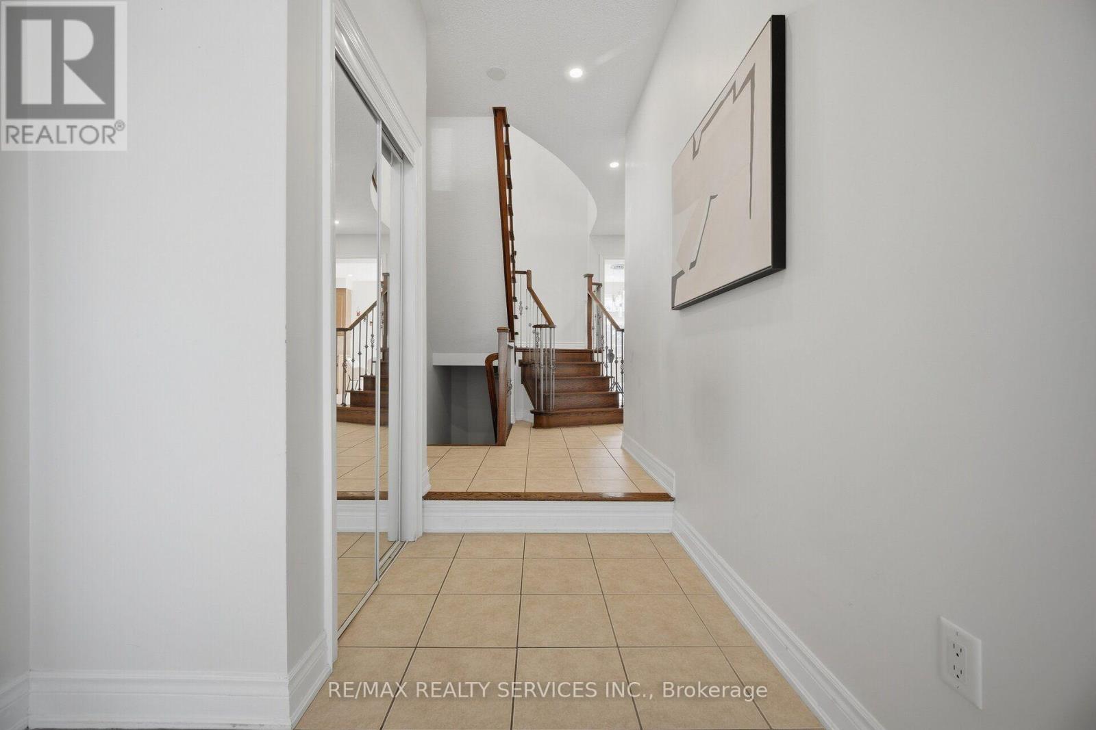 68 Southlake Boulevard, Brampton, Ontario  L6V 4P1 - Photo 5 - W13776182