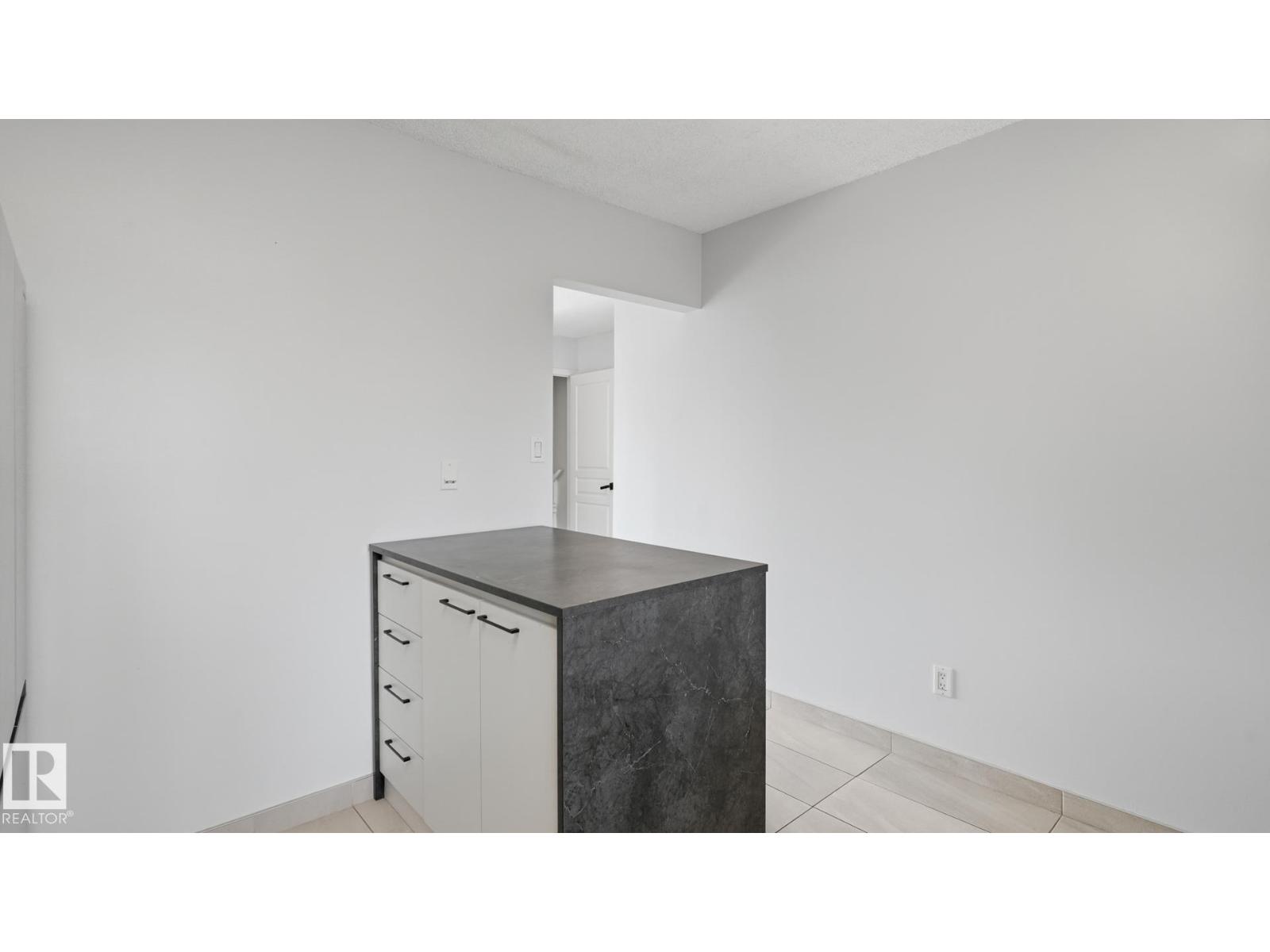 12208 146 Av NW, Edmonton, Alberta  T5X 4X6 - Photo 9 - E4508199