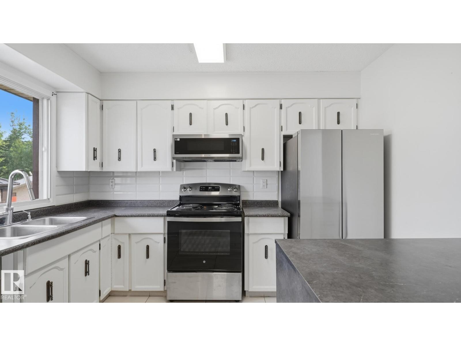 12208 146 Av NW, Edmonton, Alberta  T5X 4X6 - Photo 6 - E4508199
