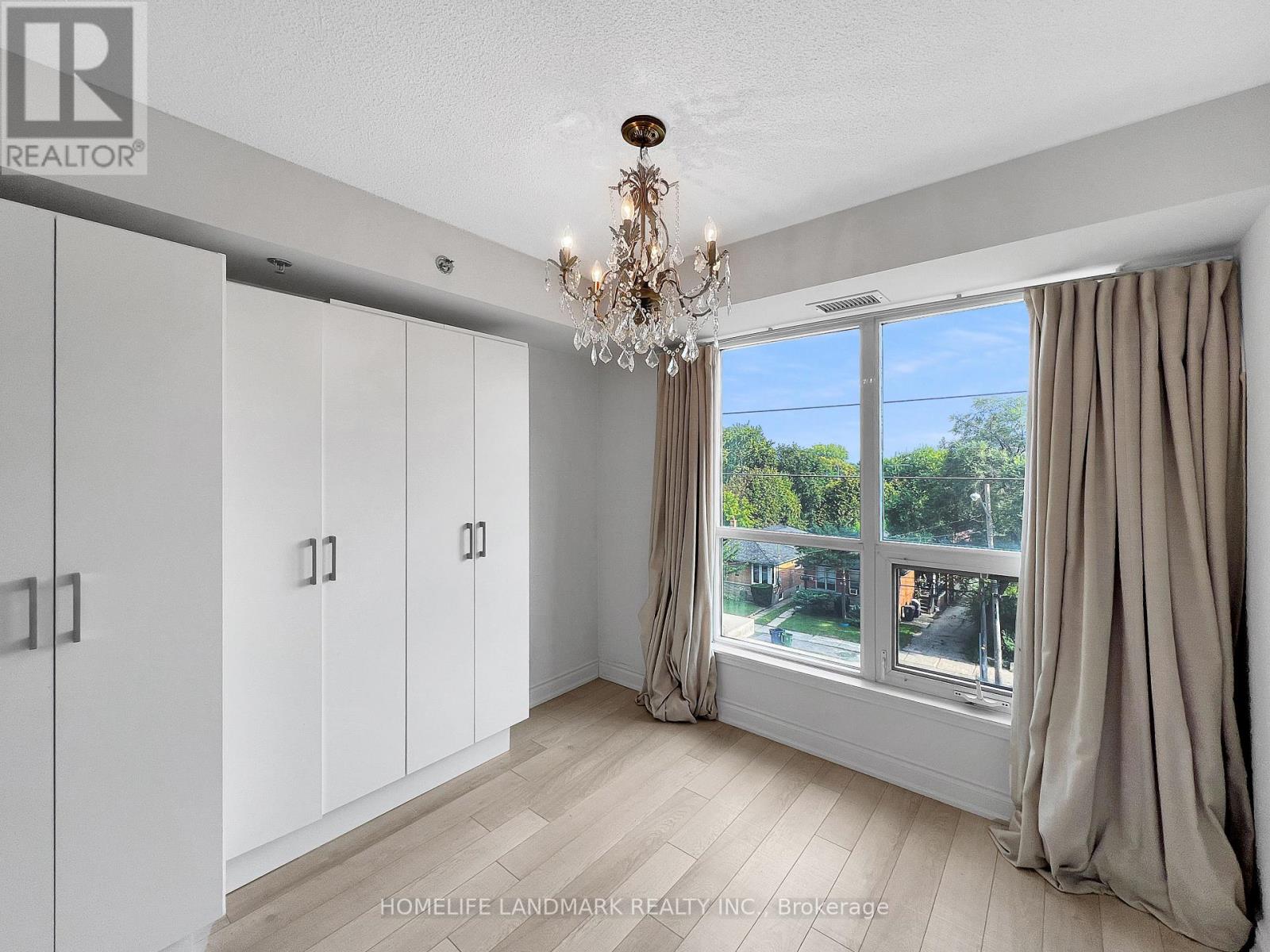 413 - 760 SHEPPARD AVENUE W photo 8