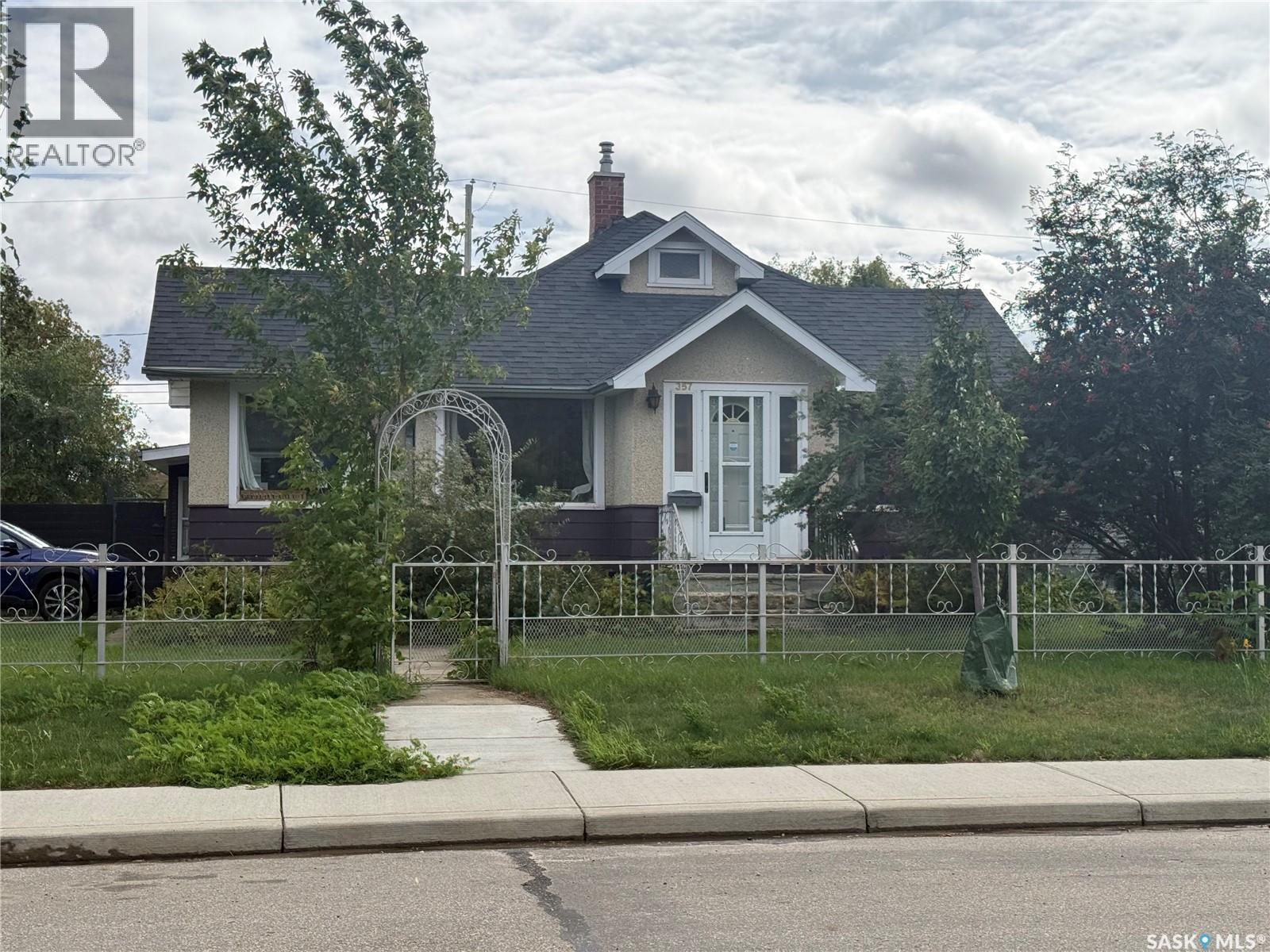 357 12th Street E, Prince Albert, Saskatchewan  S6V 1C2 - Photo 1 - SK048253
