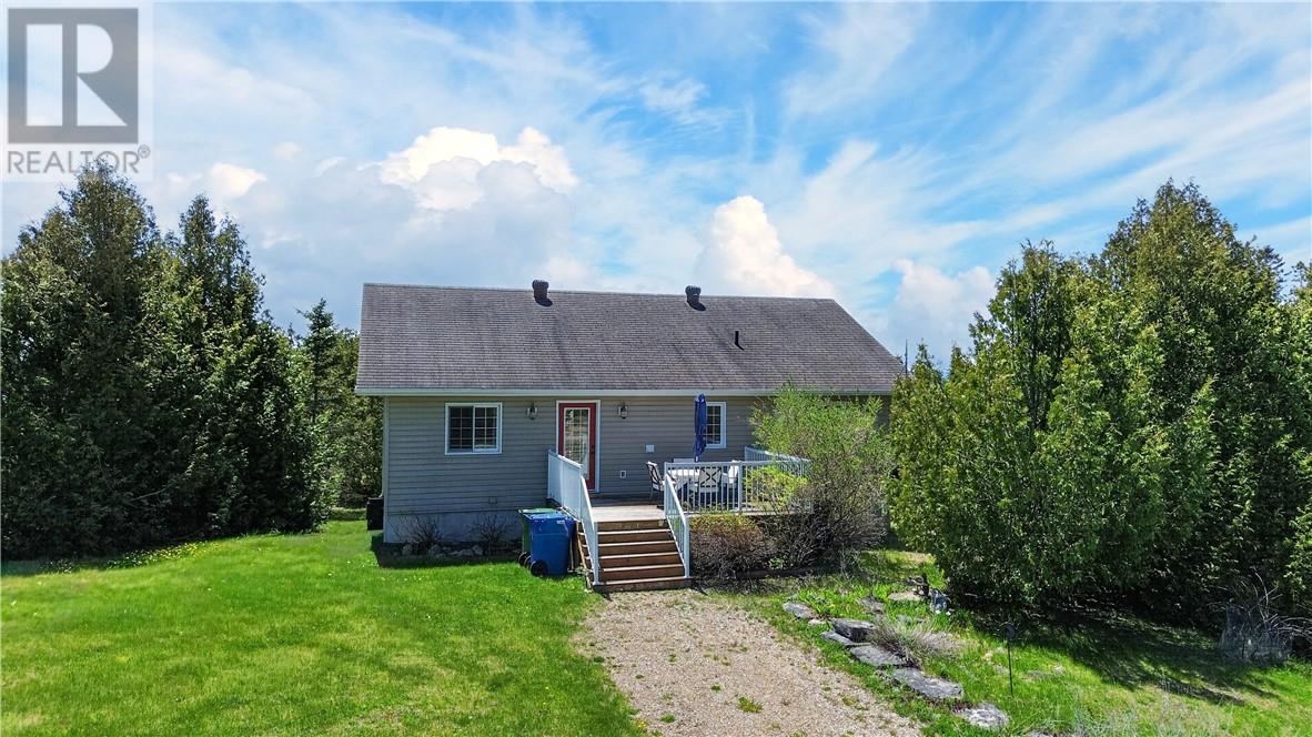 619 Lake Huron Drive, Spring  Bay, Ontario  P0P 2B0 - Photo 3 - 2127018