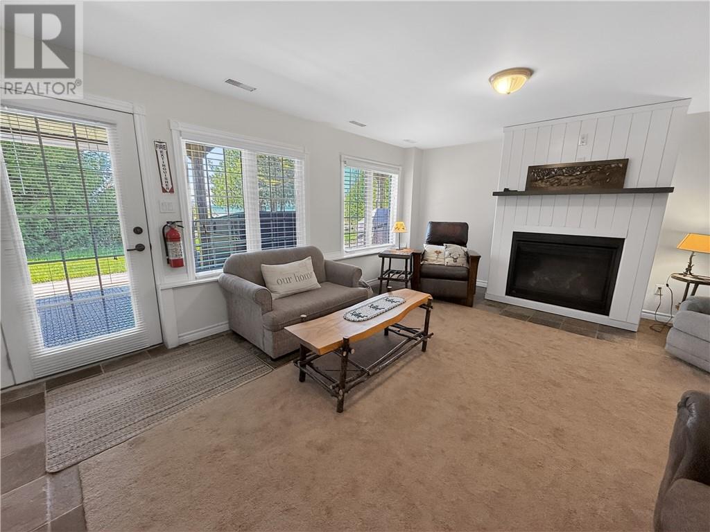 619 Lake Huron Drive, Spring  Bay, Ontario  P0P 2B0 - Photo 29 - 2127018