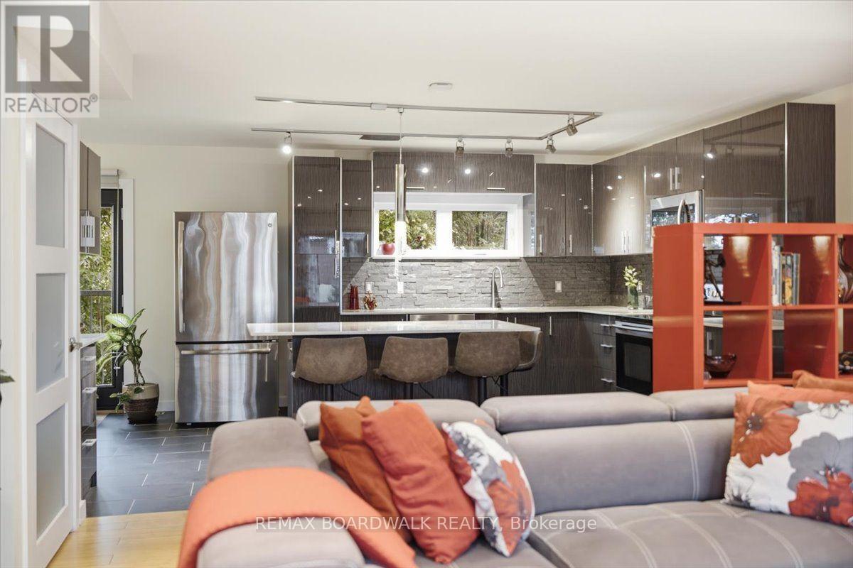 154 Duford Street, Ottawa, Ontario  K1L 6Z7 - Photo 5 - X13776260