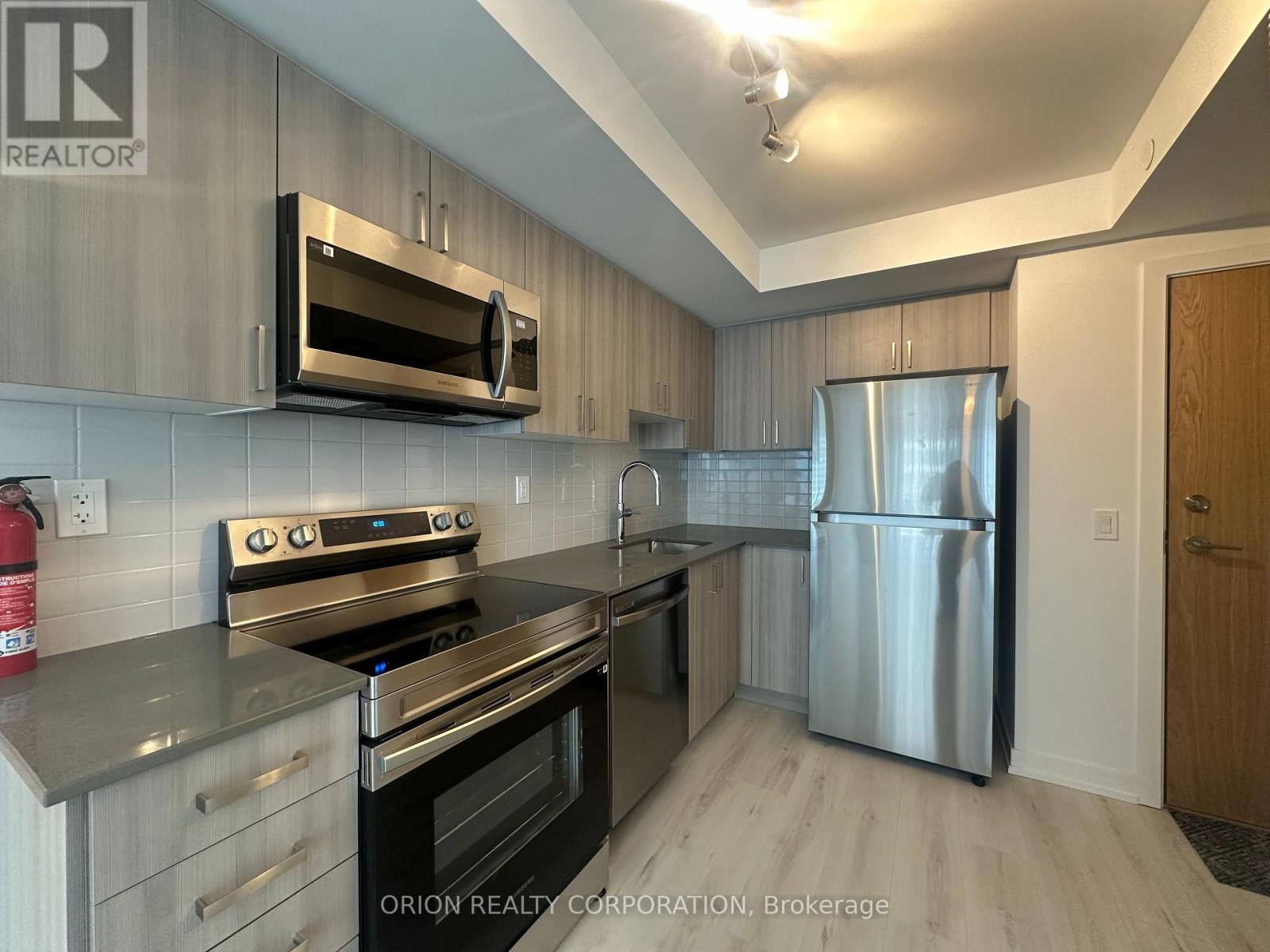 1606 - 1435 Celebration Drive, Pickering, Ontario  L1W 0C4 - Photo 4 - E13776342